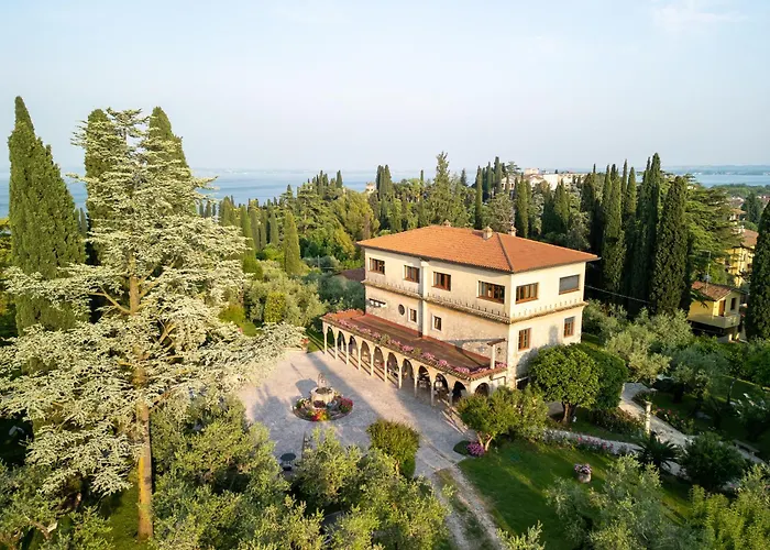 Family Hotel: Villa Paradiso